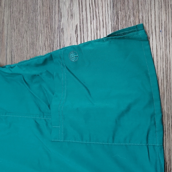 Kelly Green Healing Hands XL scrub top - Picture 3 of 7